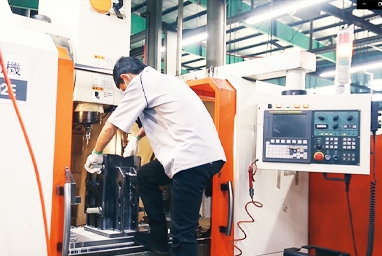 京朔精密依托 CNC 设备筑牢品质根基