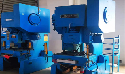 CNC 加工设备